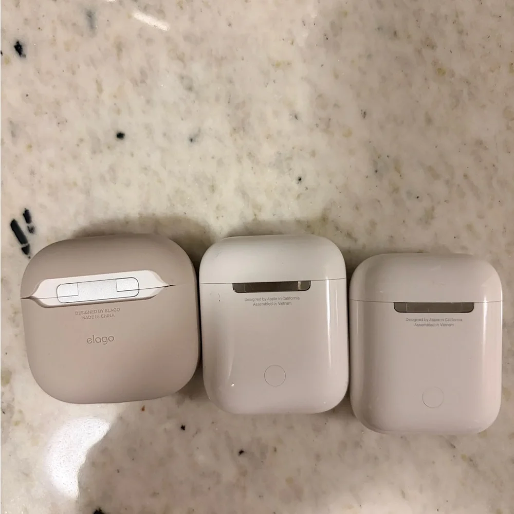 Apple AirPods bundle 3 pairs Great Condition